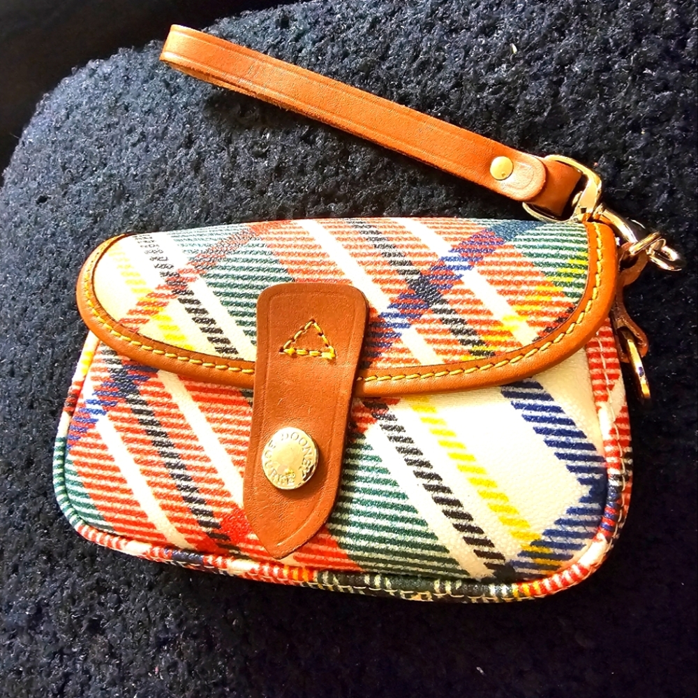 Dooney & Bourke Wristlet EUC